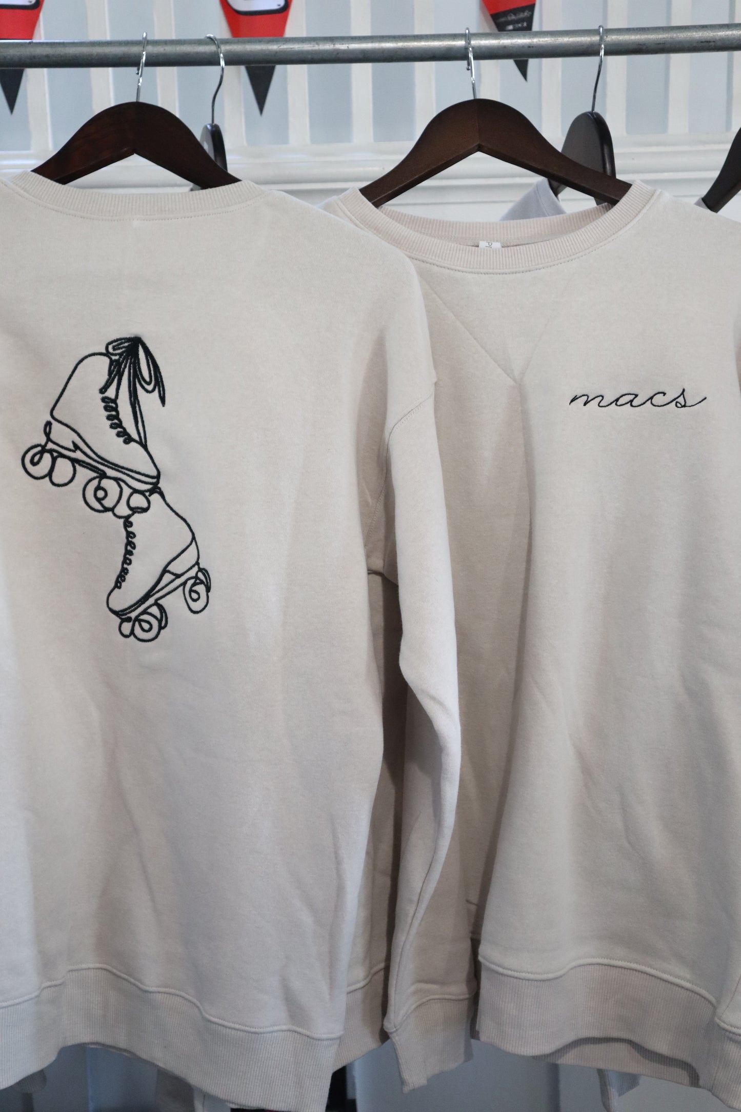 VANILLA COZY WOMENS MACS SWEATSHIRT (EMBROIDERED)
