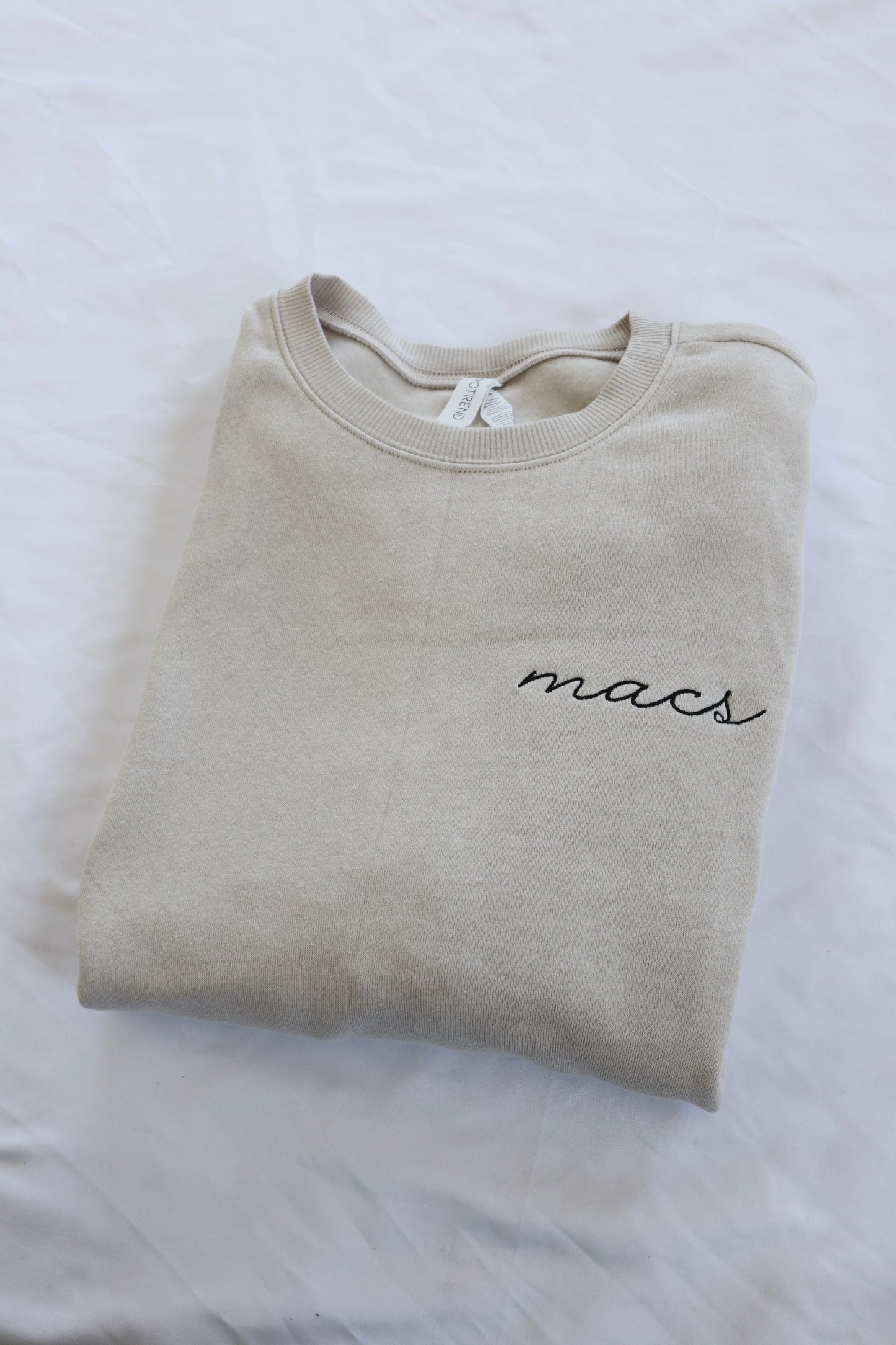 VANILLA COZY WOMENS MACS SWEATSHIRT (EMBROIDERED)