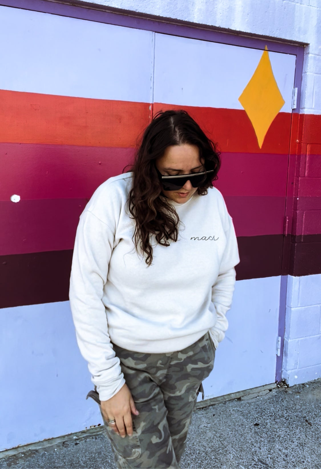 VANILLA COZY WOMENS MACS SWEATSHIRT (EMBROIDERED)