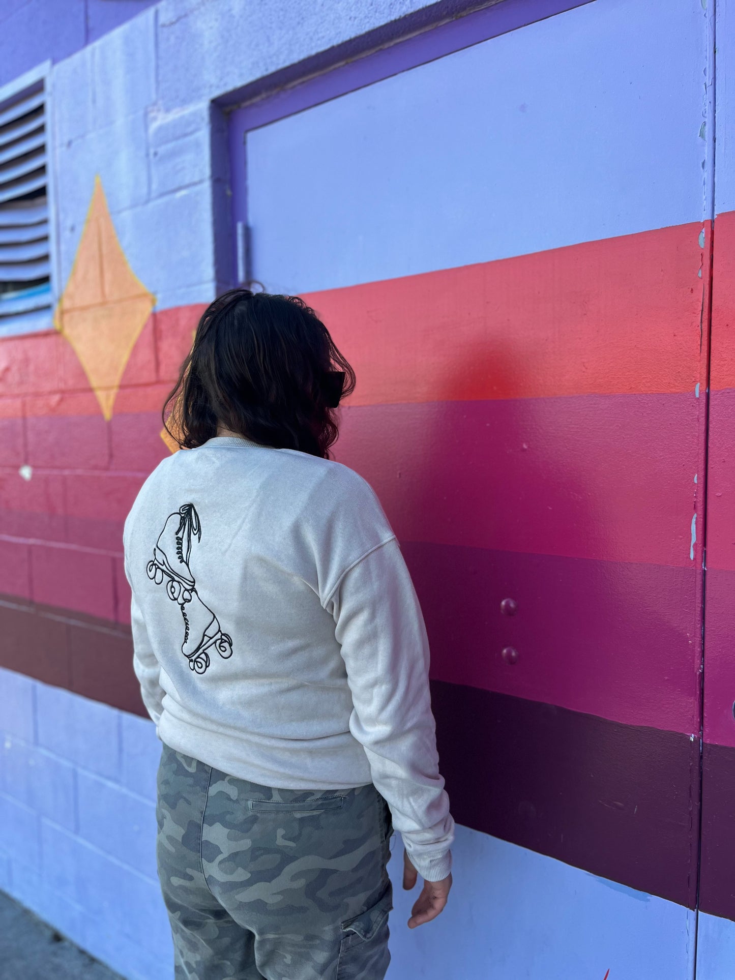 VANILLA COZY WOMENS MACS SWEATSHIRT (EMBROIDERED)