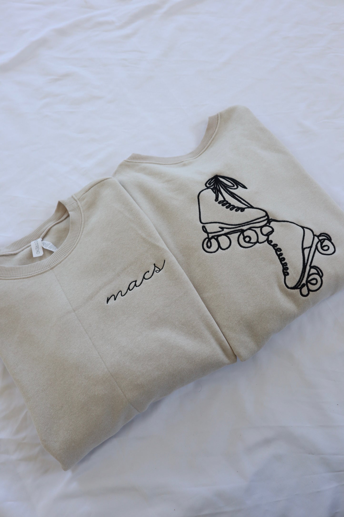 VANILLA COZY WOMENS MACS SWEATSHIRT (EMBROIDERED)